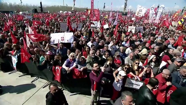 Özgür Özel: Cumhurbaşkanı adayımıza darbe girişiminde bulunanlar hali hazırda iktidarda oldukları için şu an başımızdaki cunta pozisyonundadırlar.