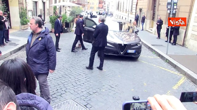 L'arrivo della premier Meloni al Congresso di Azione a Roma