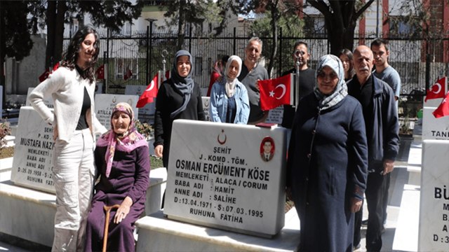 Başkentte bayram arifesinde şehitliklerde ziyaretçi yoğunluğu