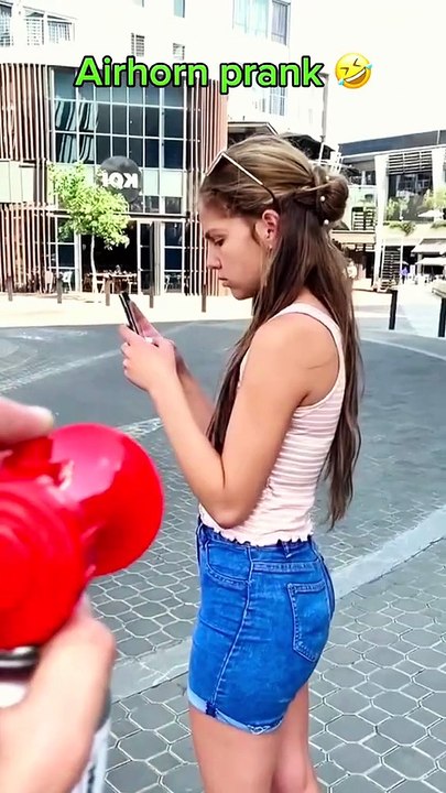 #scareprank #scarecam #scaring #prankvideos #pranks #funny