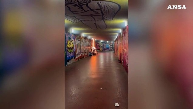 Firenze, incendiati i volumi del libraio senza fissa dimora