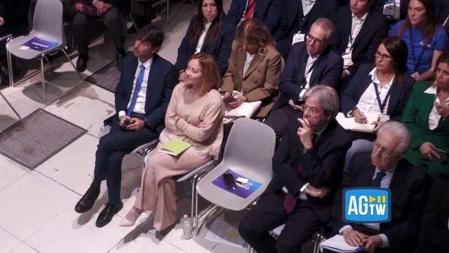 Meloni al Congresso di Azione, Calenda: «Restiamo all'opposizione, normale confronto tra avversari»