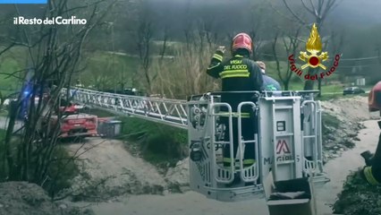 Maltempo, coppia soccorsa a Cantiano (Pesaro): il video