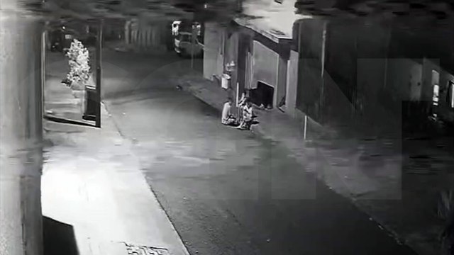 Câmera mostra momento em que jovem é assassinado a facadas em sofá na Região Norte de Cascavel
