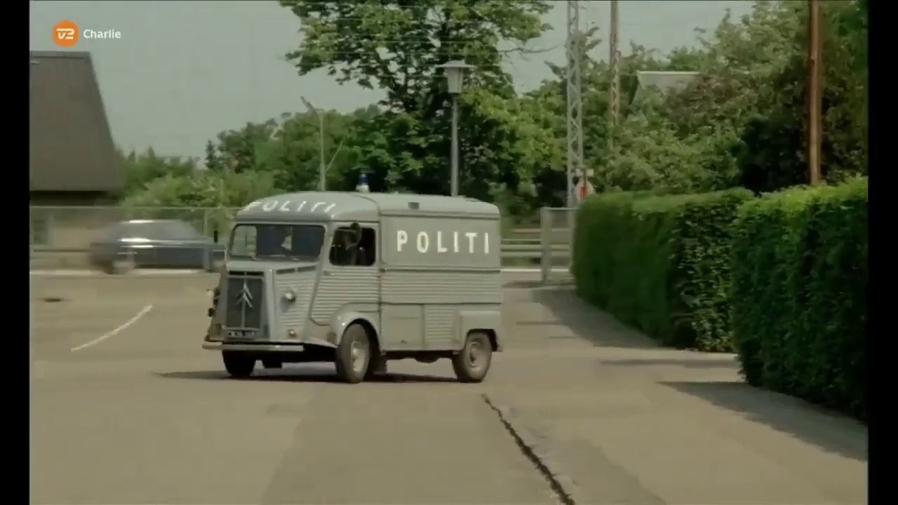 KLIP OUTRO med Papa Bues Viking Jazzband - Olsen Banden Temaet | Olsen Banden Går I Krig | 1978 | TV2 CHARLIE