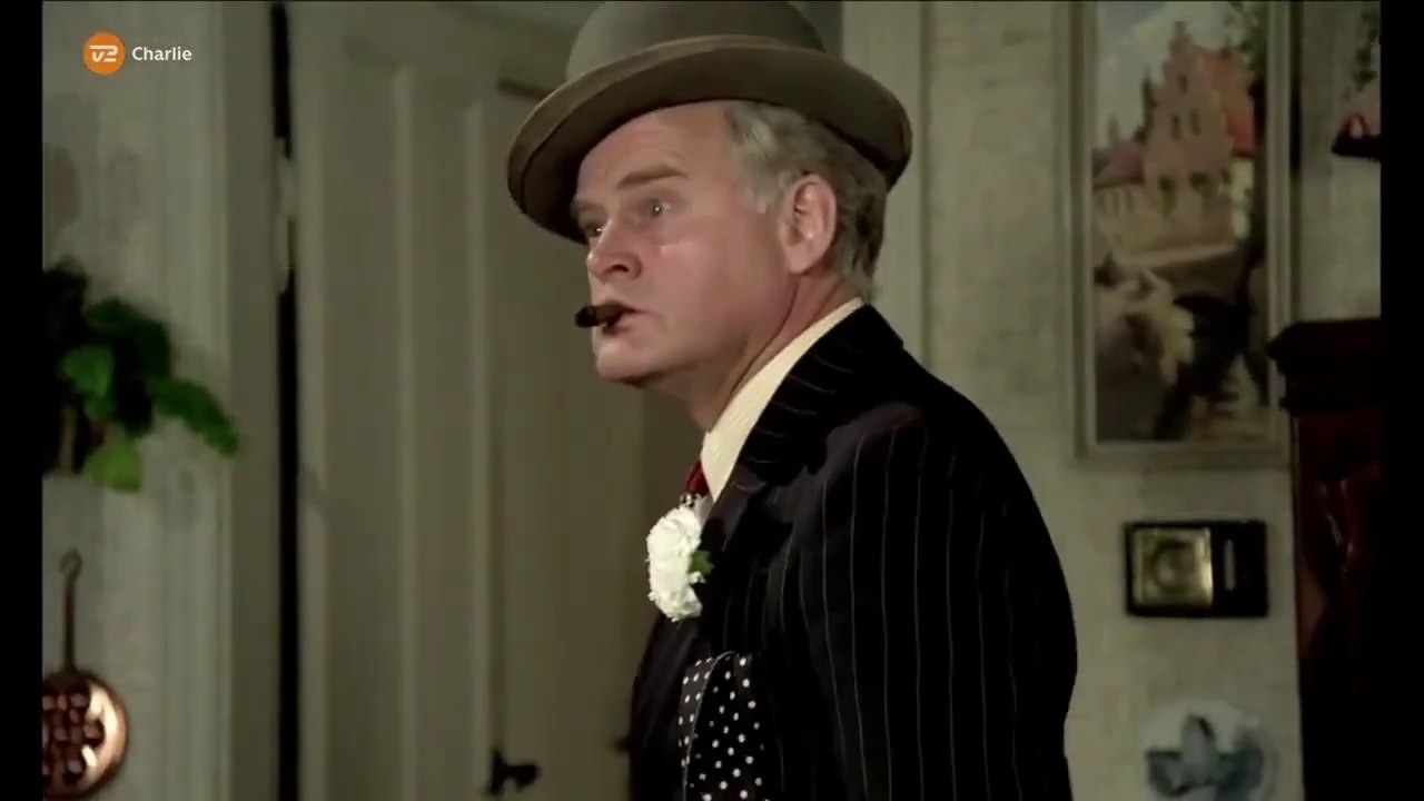 KLIP OUTRO med Papa Bues Viking Jazzband - Olsen Banden Temaet | Olsen Banden Ser Rødt | 1976 | TV2 CHARLIE