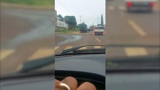 Briga de trânsito: Vídeo mostra motorista com facão após ser fechado na Avenida Piquiri