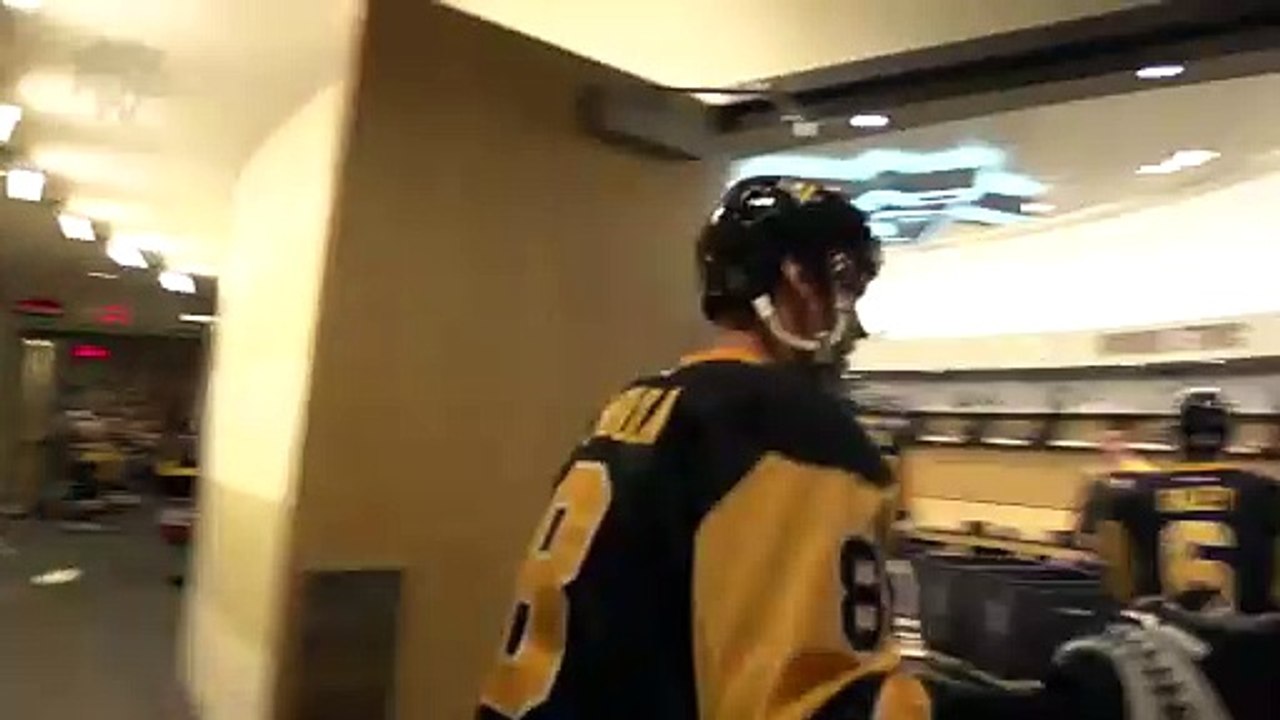 Penguins 16-17 Season - Fleury Gives the PPG Paints bucket to Ian Cole