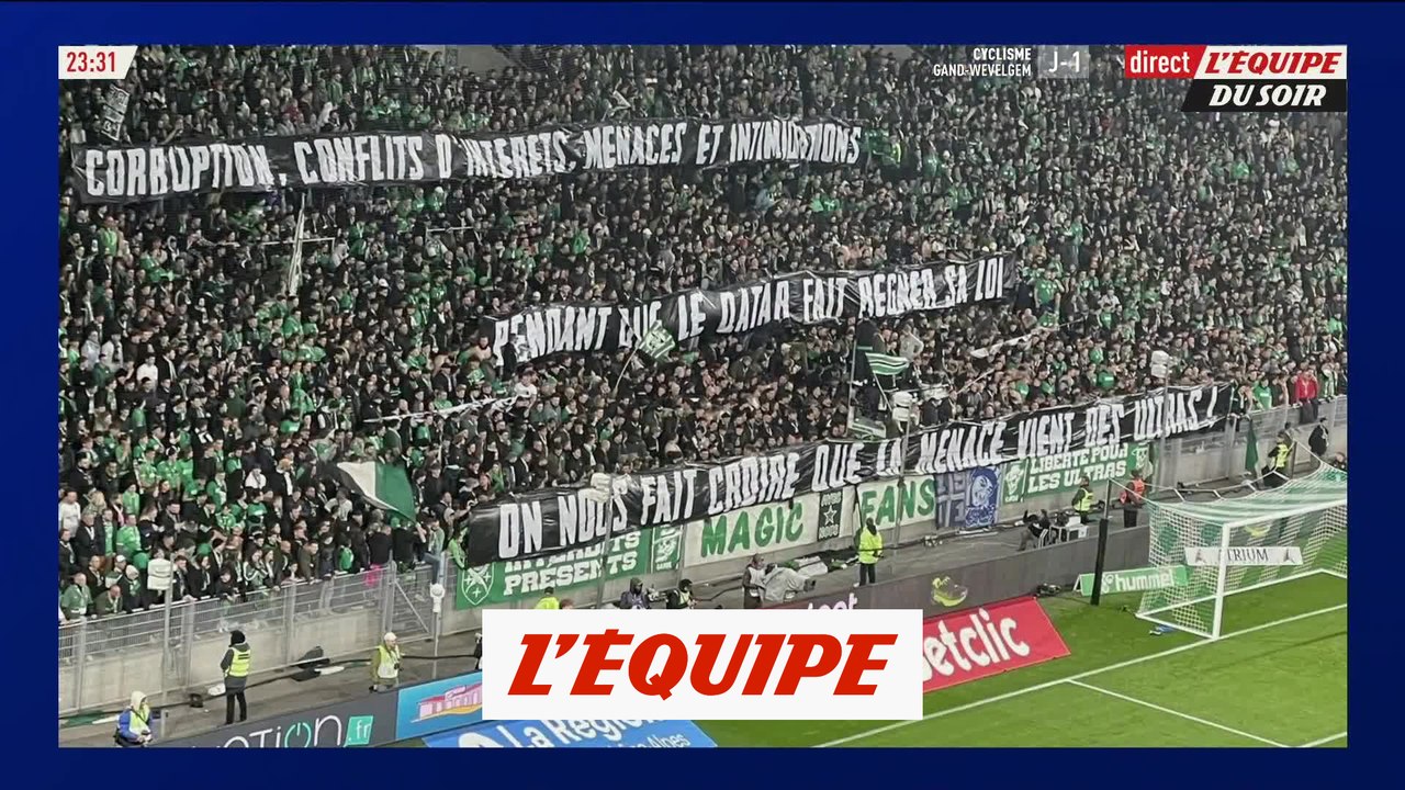 Les supporters de Saint-Étienne au soutien des ultras avant la rencontre face au PSG - Foot - L1