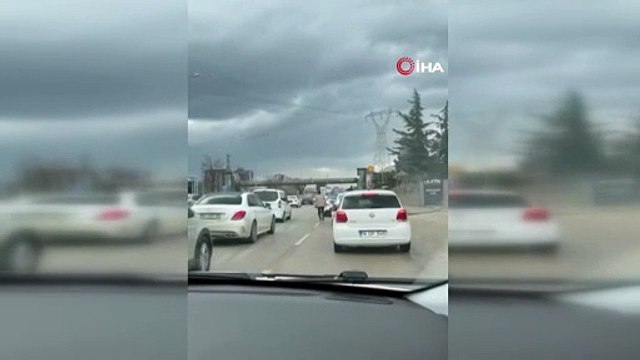 Yol verme kavgasında yumruklar havada uçuştu