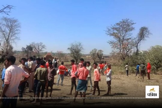 अवैध कोयला खदान में धंसी मिट्टी