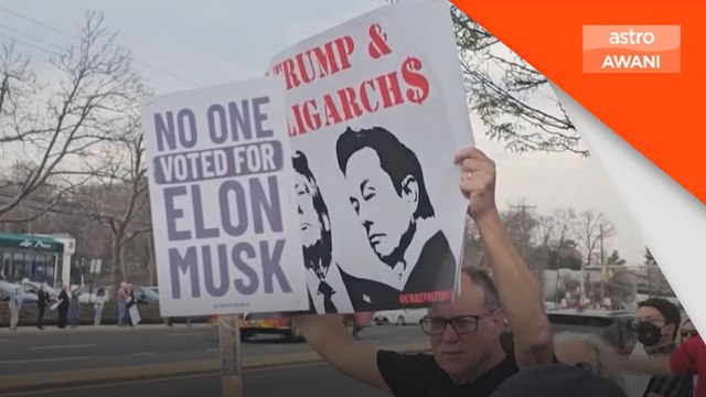 Ratusan penunjuk perasaan bantah polisi elon musk