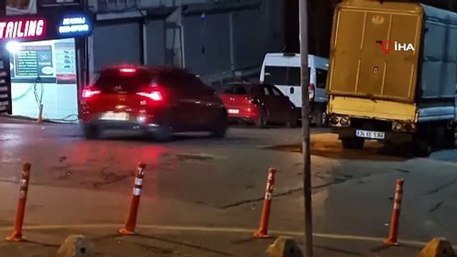 Otomobildeki genci kurşun yağmuruna tuttular