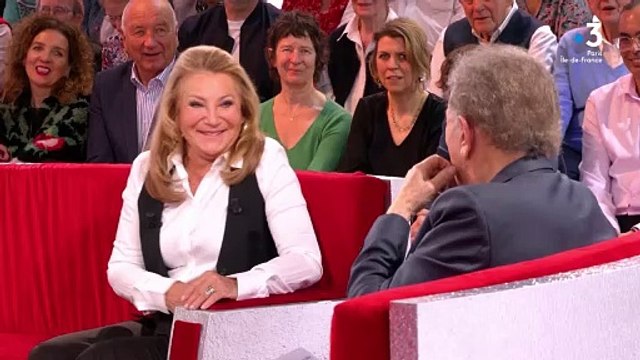 Michel Drucker dans l'émission Vivement Dimanche