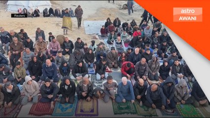Penduduk Gaza menunaikan solat Aidilfitri di tengah kehancuran