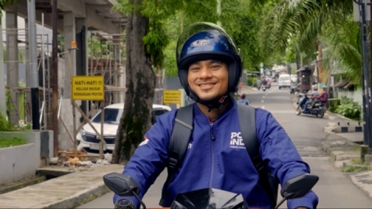 Menyampaikan Kebaikan, Perjalanan Inspiratif Para Juru Bayar Pos IND