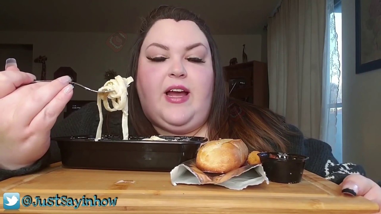 Foodie Beauty Eyeing Bibis Food After She Finished Her Meal , Retro Moments