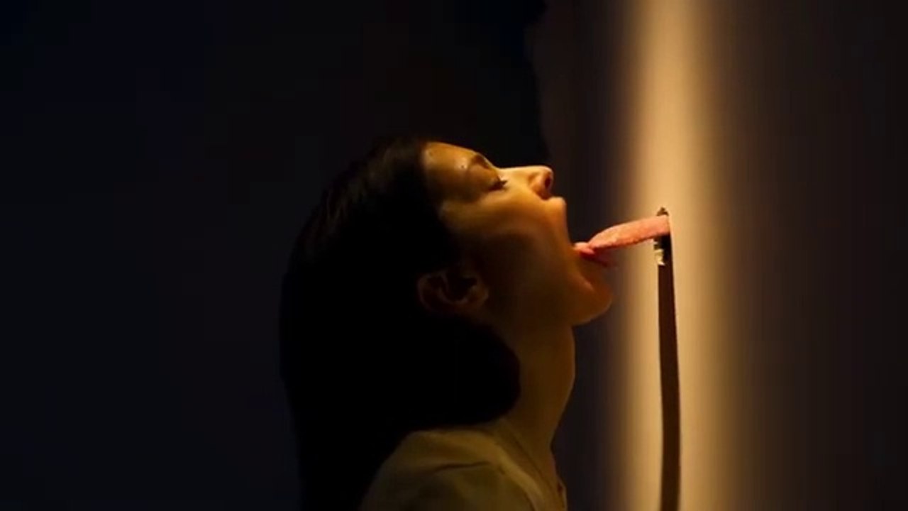 She Found A Strange Hole In Her Wall, Instantly licking it