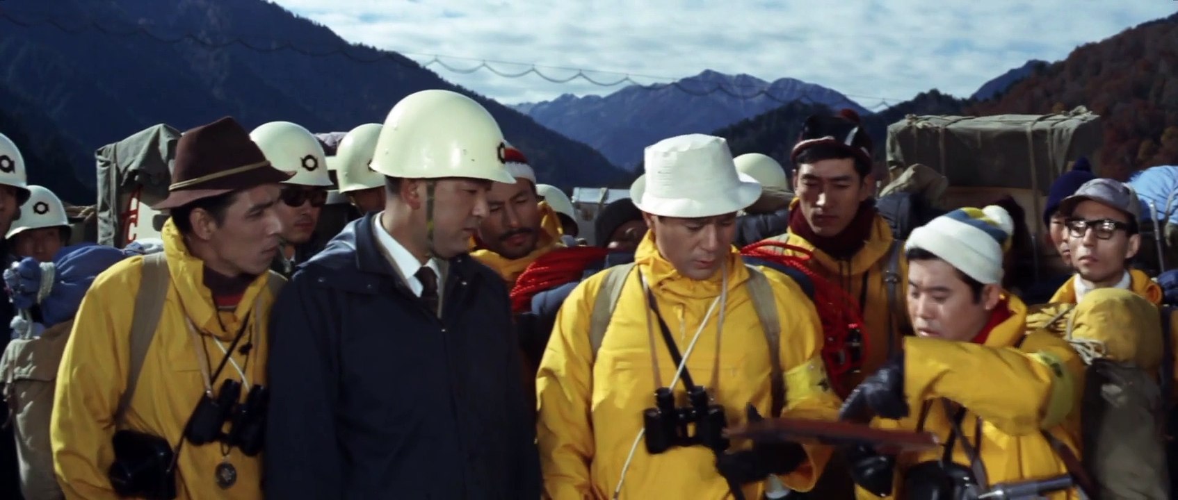 Frankensteins Monster im Kampf gegen Ghidorah