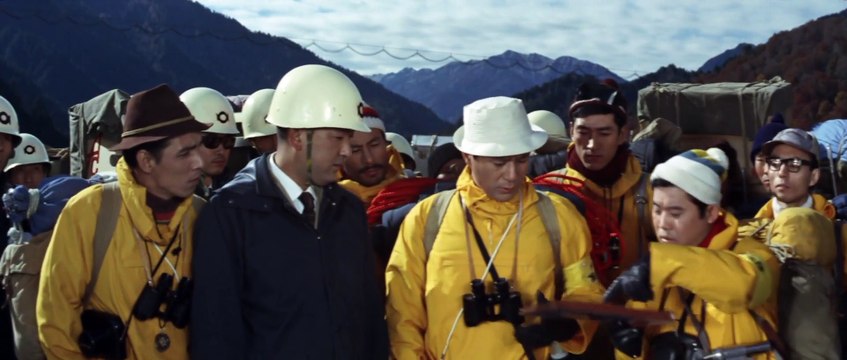 Frankensteins Monster im Kampf gegen Ghidorah