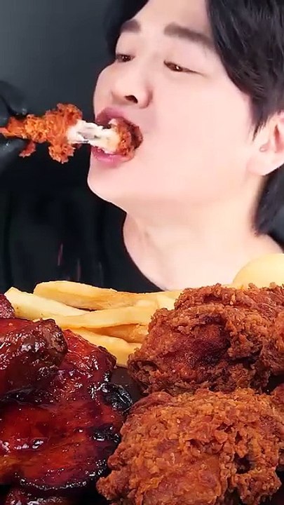 Follow for more ASMR videos🌮🍟 Credits: @asmr_chihun #mukbang #asmr #fastfood #asmreating