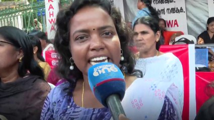 "കഴുത്ത് മുറിക്കുന്നതിന് സമമാണ് ഞങ്ങളുടെ മുടി മുറിക്കുന്നത്... സർക്കാരിത് കാണണം" | Asha protest