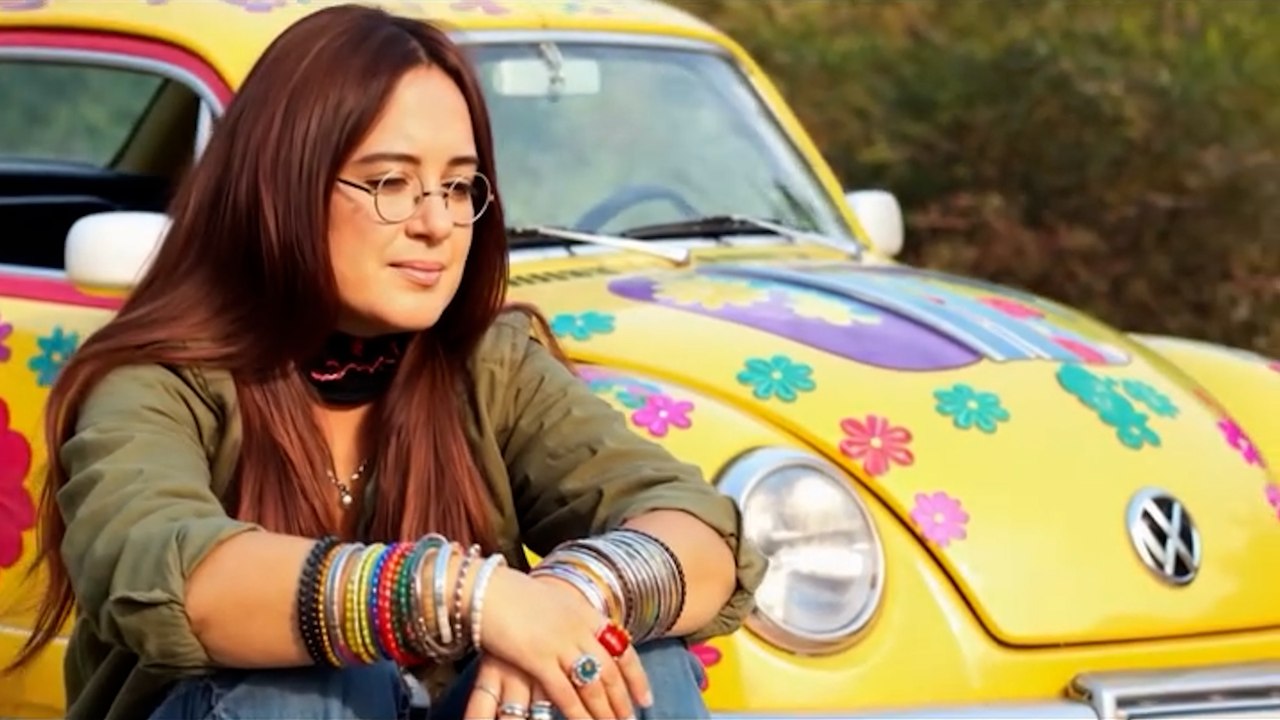 Zerrin Özer, 50 yıllık şarkısına yapay zeka ile klip çekti