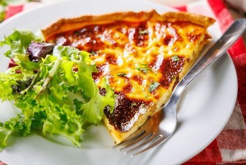 Cette tarte printanière, à faire en moins de 20 min, est parfaite pour changer de la traditionnelle quiche lorraine