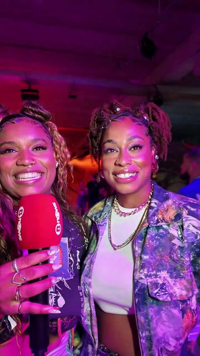 Lollapalooza SP: Entrevista com as irmãs e ex-BBBs Camilla e Thamiris