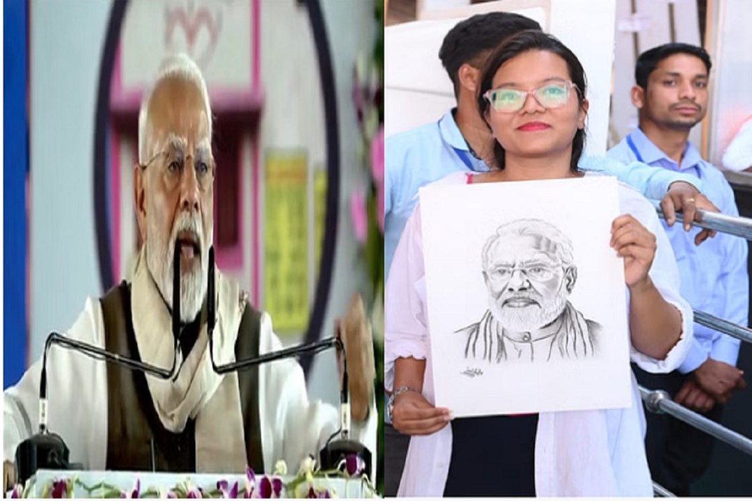हाथ में पेंटिंग थामे खड़ी थी लड़की