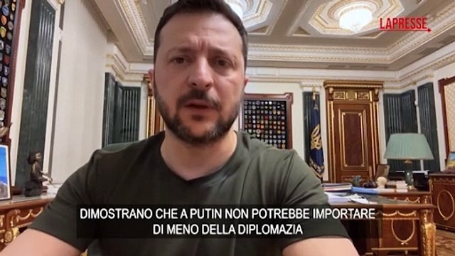 Zelensky: Necessaria maggiore pressione su Mosca