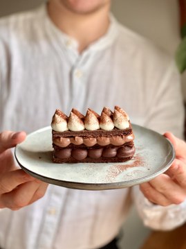 Mon Mille-Feuille Trois Chocolats : Feuilletage Maison, Ganache, Crémeux Lait & Ganache Montée Blanc
