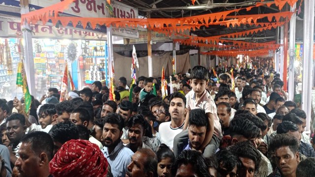 Watch Video: जयकारों से गूंजा रामदेवरा, चैत्र नवरात्र की दूज पर उमड़ा श्रद्धालुओं का हुजूम