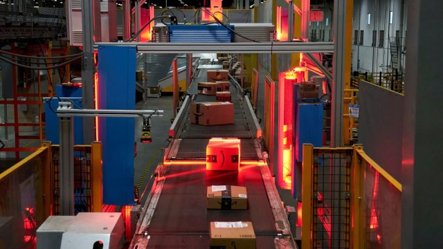 Meet the Amazon engineers testing warehouse robots for hiccups