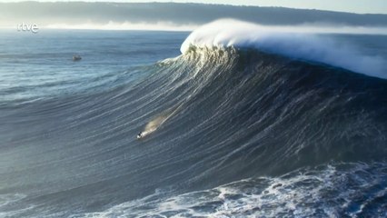 Un planeta espectacular - Olas gigantes [Documental HD]