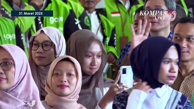[FULL] Momen Presiden Prabowo Sapa Warga yang Hadiri Open House Idulfitri 2025 di Istana