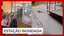 Estação de trem alaga e interrompe circulação após forte chuva atingir o ABC Paulista