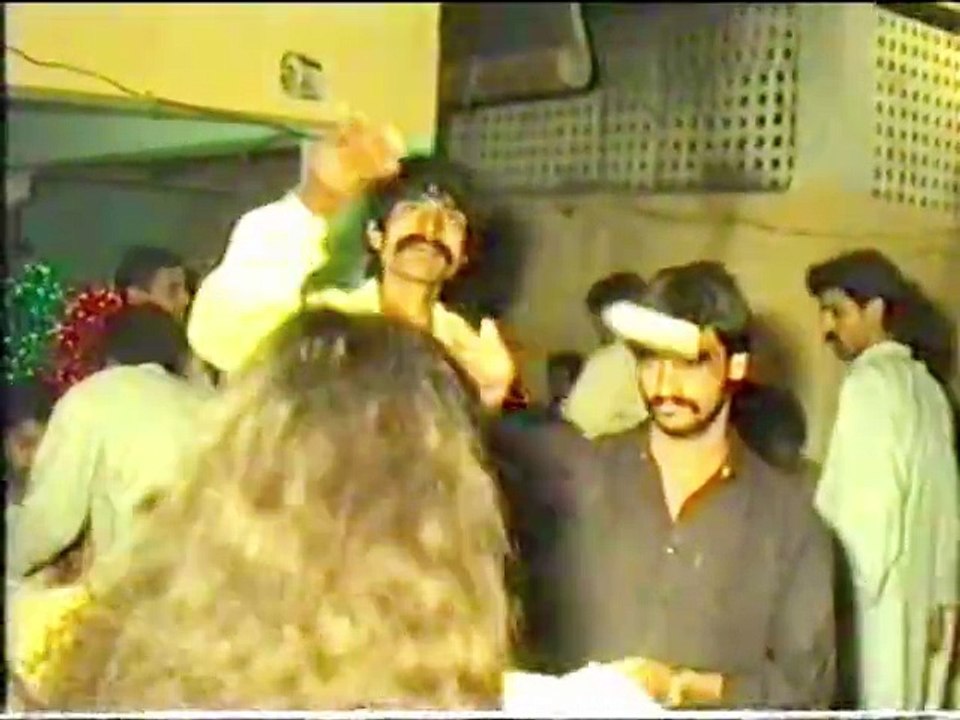 assi tere hi dewane /my wedding day /mujra song/dance program /shadi /pakistani mujra /live music/Ishtiaq Awan mehndi program 1996