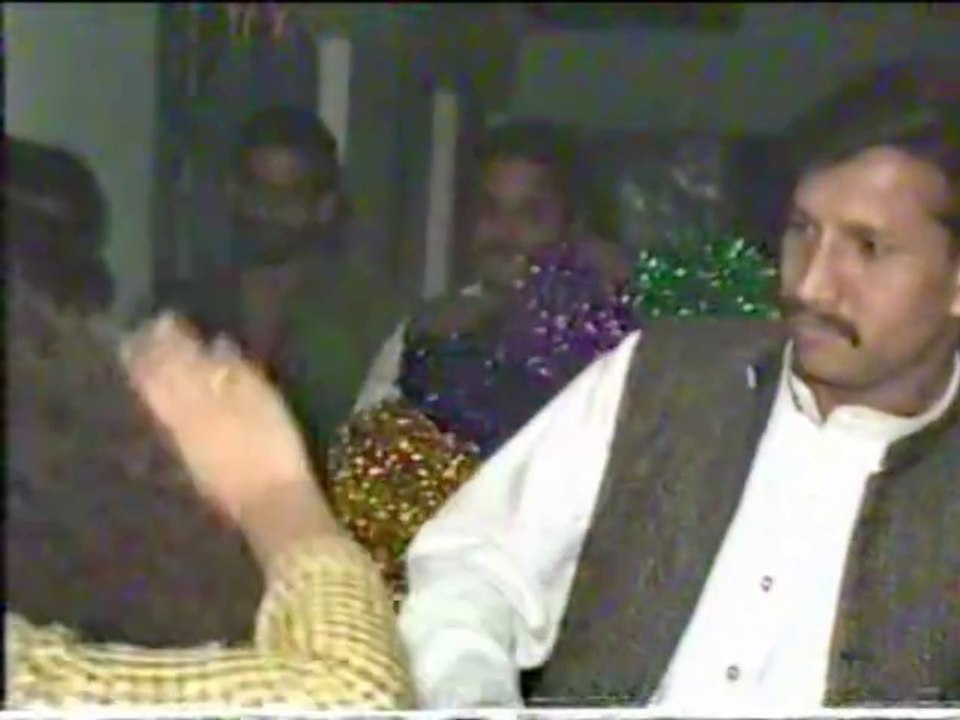 chandni ratain noor jehan song/ my wedding day /mujra song/dance program /shadi /pakistani mujra /live music/Ishtiaq Awan mehndi program 1996