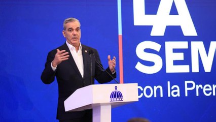 Abinader reitera que no abrirá el espacio aéreo con Haití