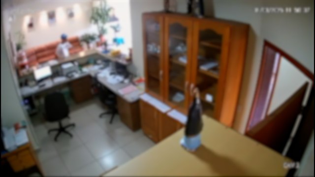 Rapaz é preso após furtar celular no salão paroquial do Bairro Brasmadeira