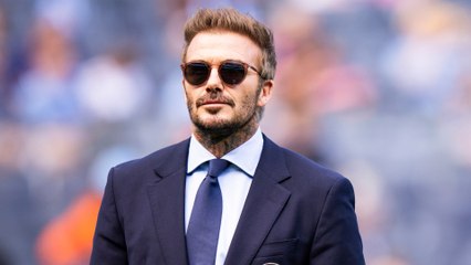 GALA VIDEO - David Beckham bien entouré pour ses 50 ans : il voit les choses en grand (et légèrement en avance !)
