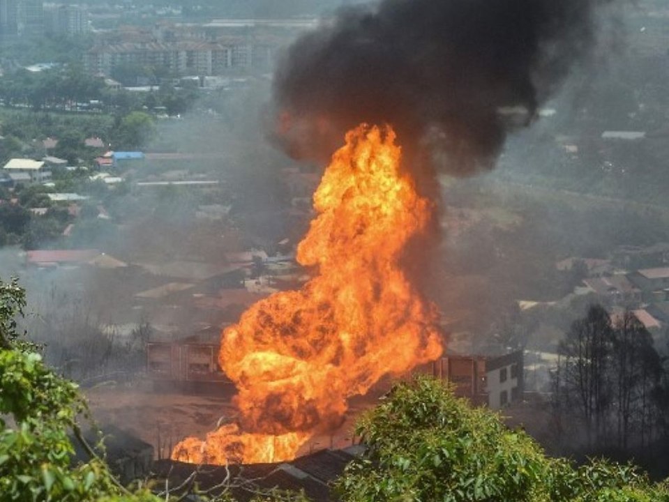 Inferno in Malaysia: Gaspipeline explodiert