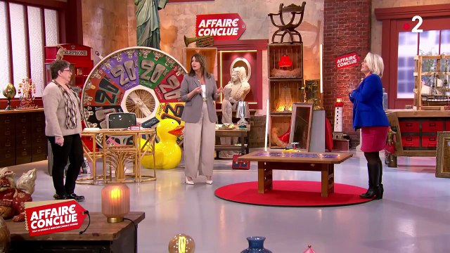 Julia Vignali fait une chute sur le plateau de d' Affaires conclue