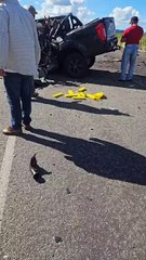 Caminhonete carregada de maconha colide em ônibus na Bahia e deixa feridos