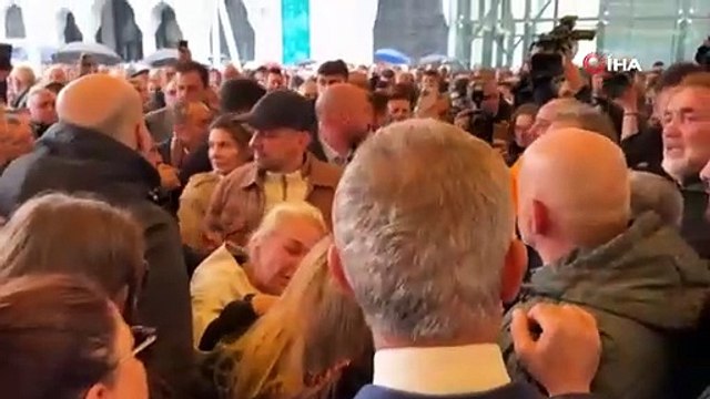 Volkan Konak'ın kızı Şimal Konak cenaze töreninde fenalaştı