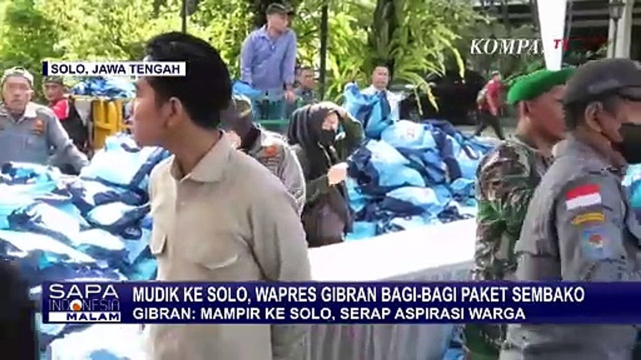 Potret Gibran Mudik Lebaran ke Solo, Bagikan Paket Sembako dan Serap Aspirasi Warga