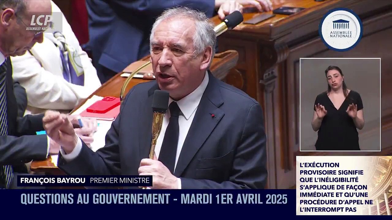 Interpellé à l'Assemblée Nationale, François Bayrou soutient "inconditionnellement les magistrats" et juge ne "pas avoir" le droit de critiquer leurs décisions