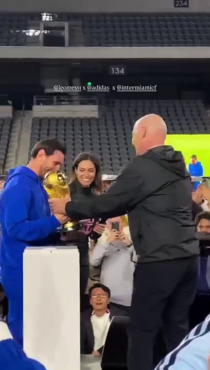 La reacción de Messi al volver a levantar la Copa del Mundo