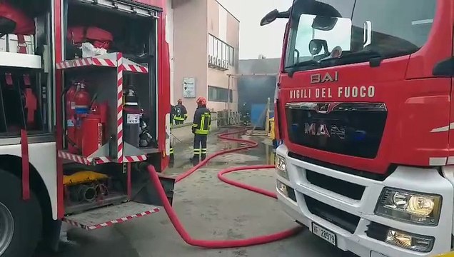 Incendio azienda Arredo Legno nella zona industriale di Sant?Agostino?a?Pistoia